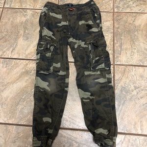 Gap Kids Camo Cargo Pants, size medium